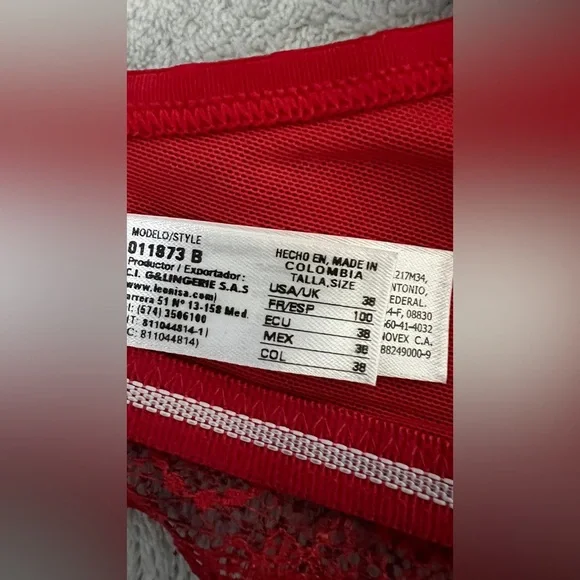 Leonisa Chic, comfortable and sexy red strapless bra - Picture 9 of 12